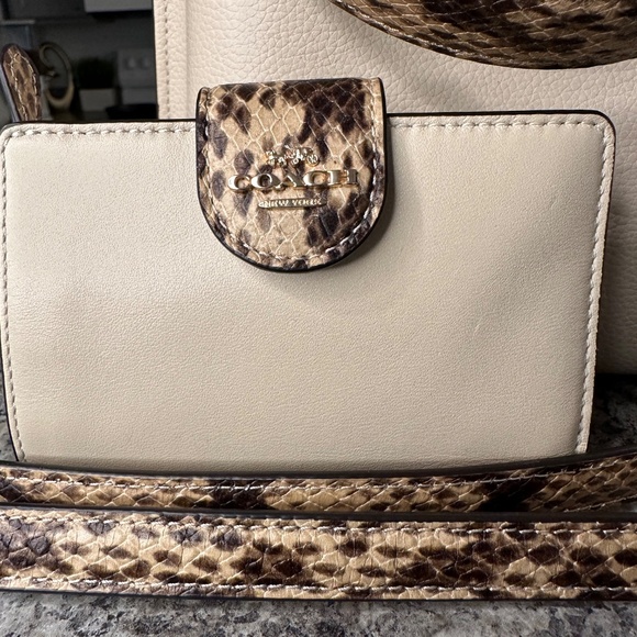 Coach Mollie Bucket bag and wallet - Picture 6 of 10